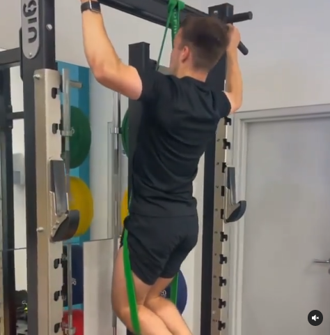 Regressed Pull Ups by @mb12_strcon  with WODFitters bands