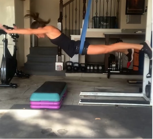 Push up variations by @brookbenten using WODFitters bands